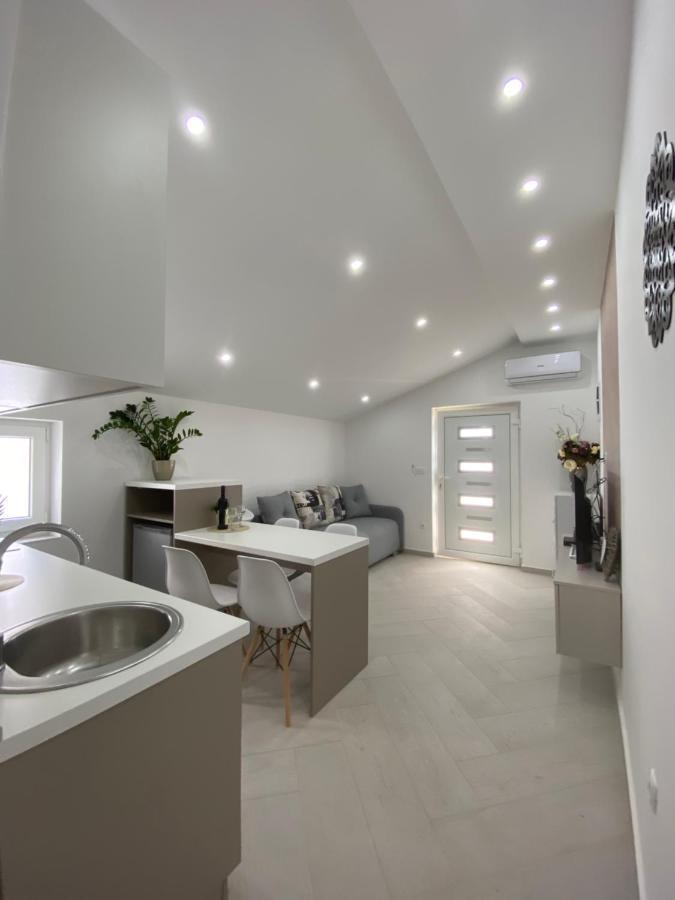 Mavalux apartments Tivat Extérieur photo