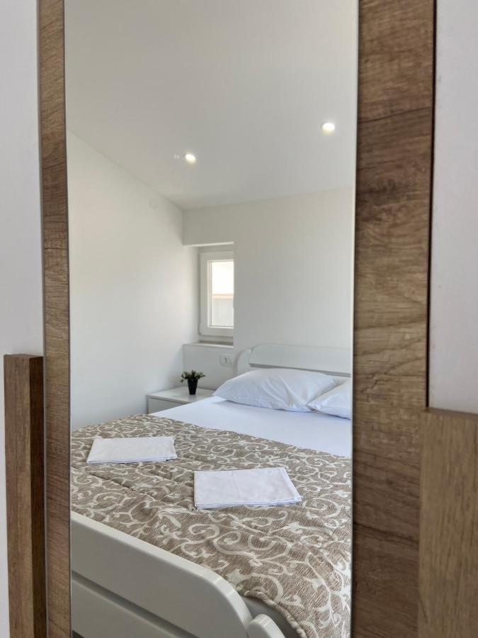 Mavalux apartments Tivat Extérieur photo