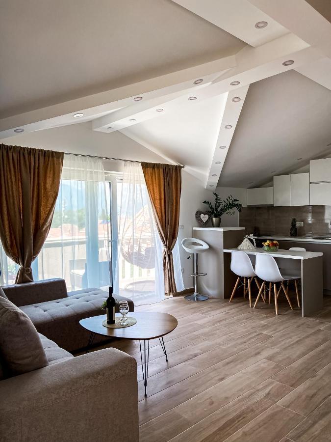 Mavalux apartments Tivat Extérieur photo