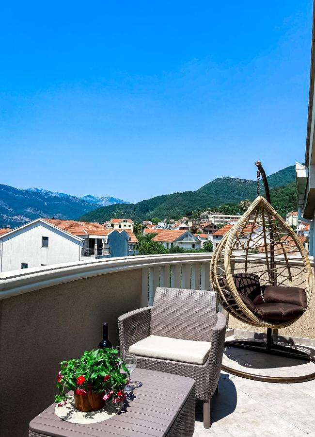 Mavalux apartments Tivat Extérieur photo