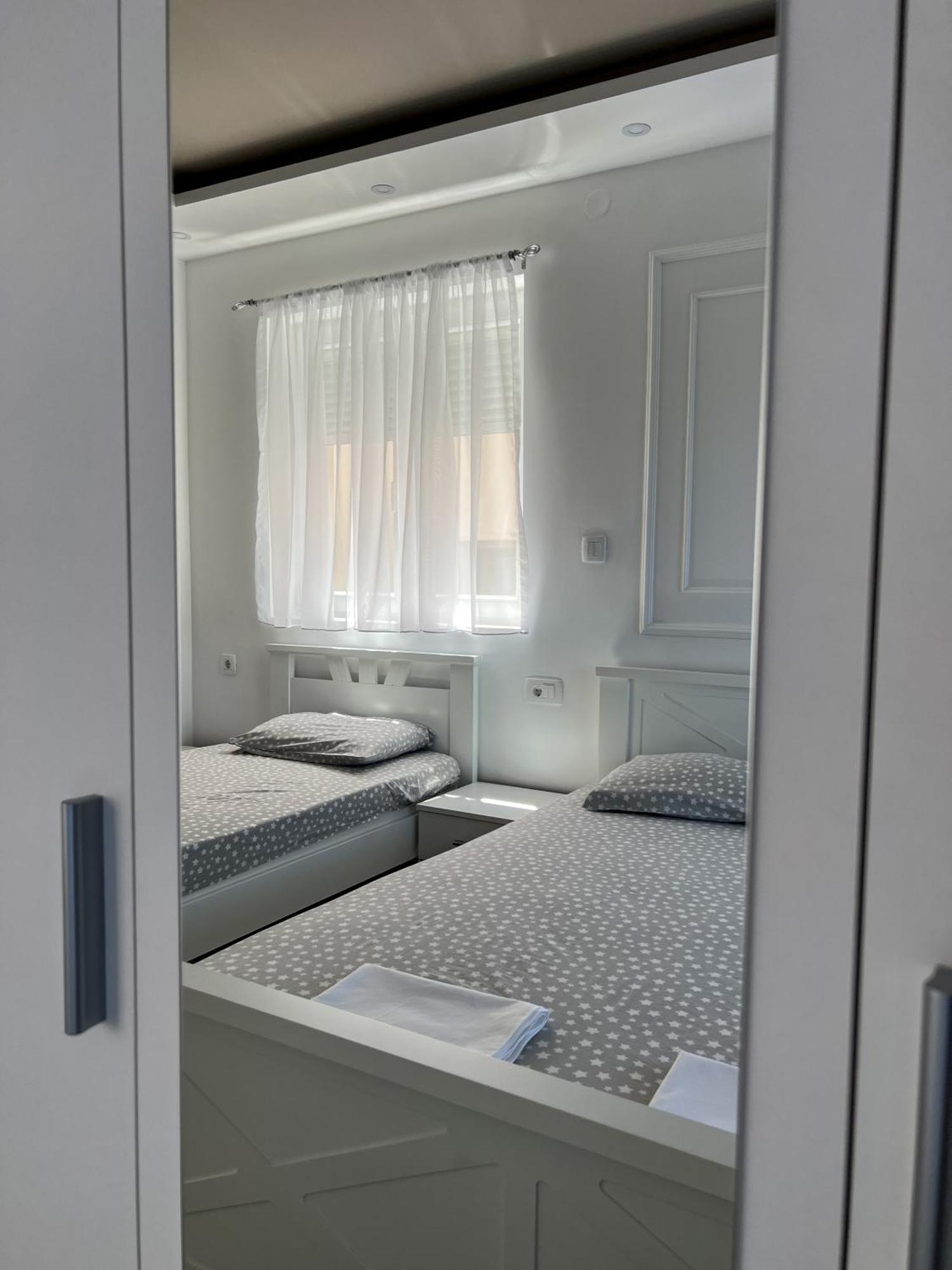 Mavalux apartments Tivat Extérieur photo