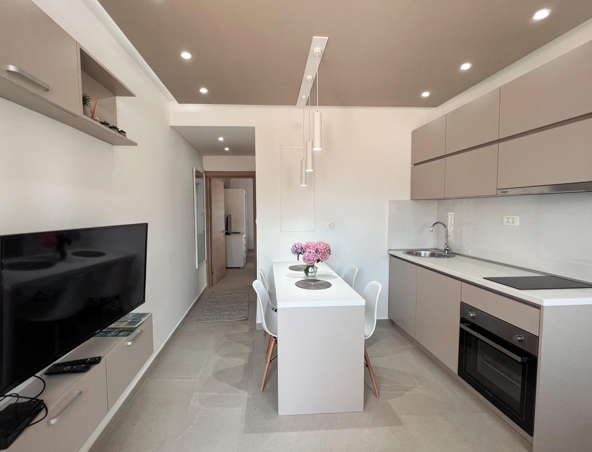 Mavalux apartments Tivat Extérieur photo