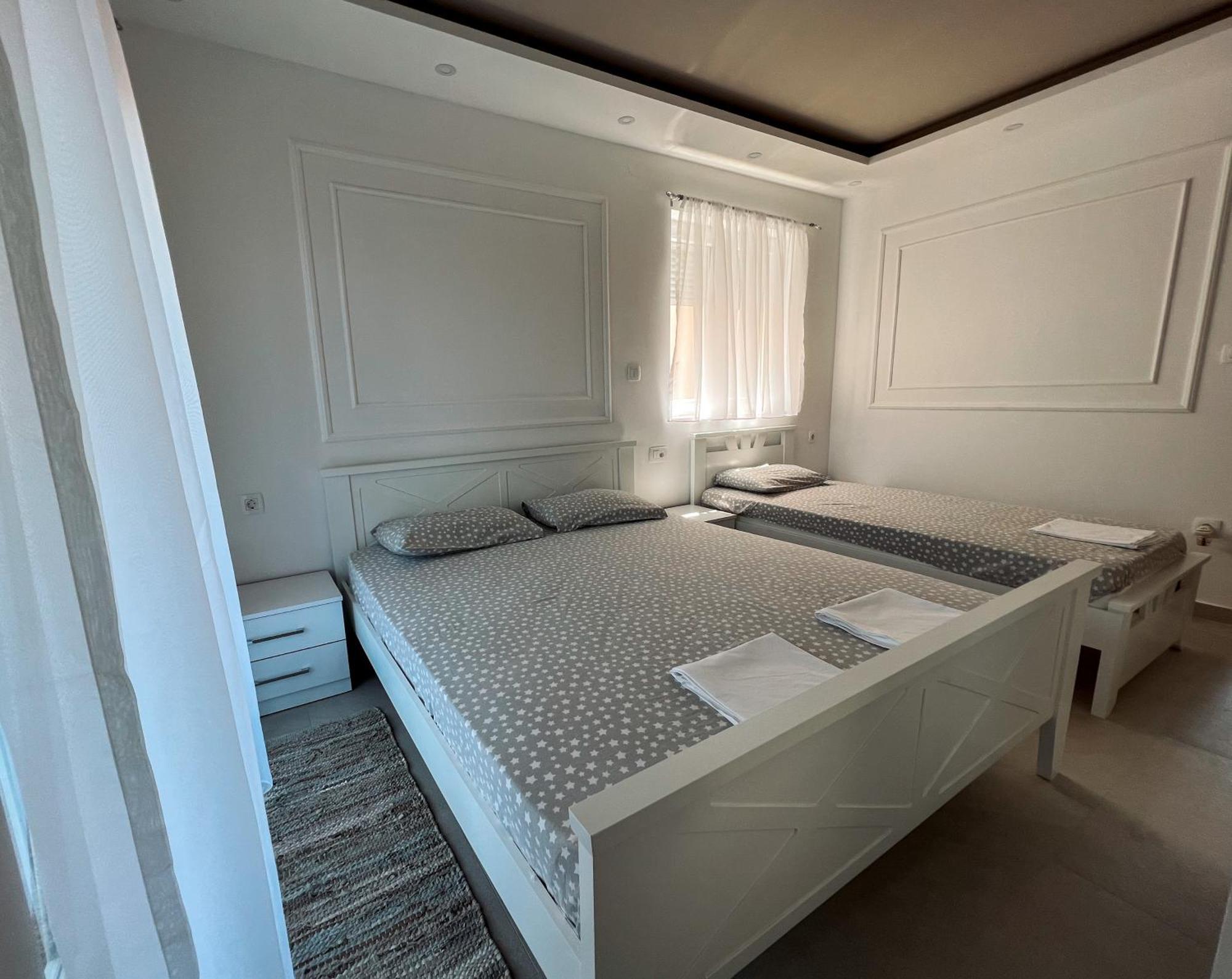 Mavalux apartments Tivat Extérieur photo