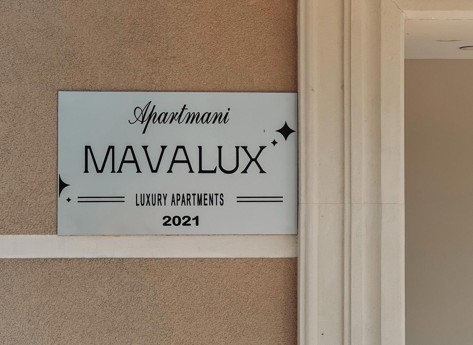 Mavalux apartments Tivat Extérieur photo