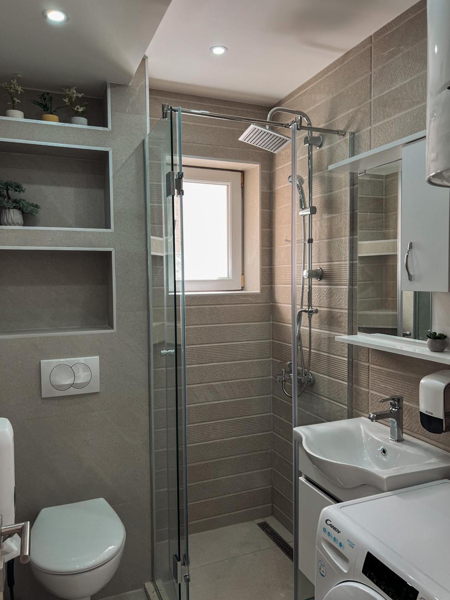 Mavalux apartments Tivat Extérieur photo